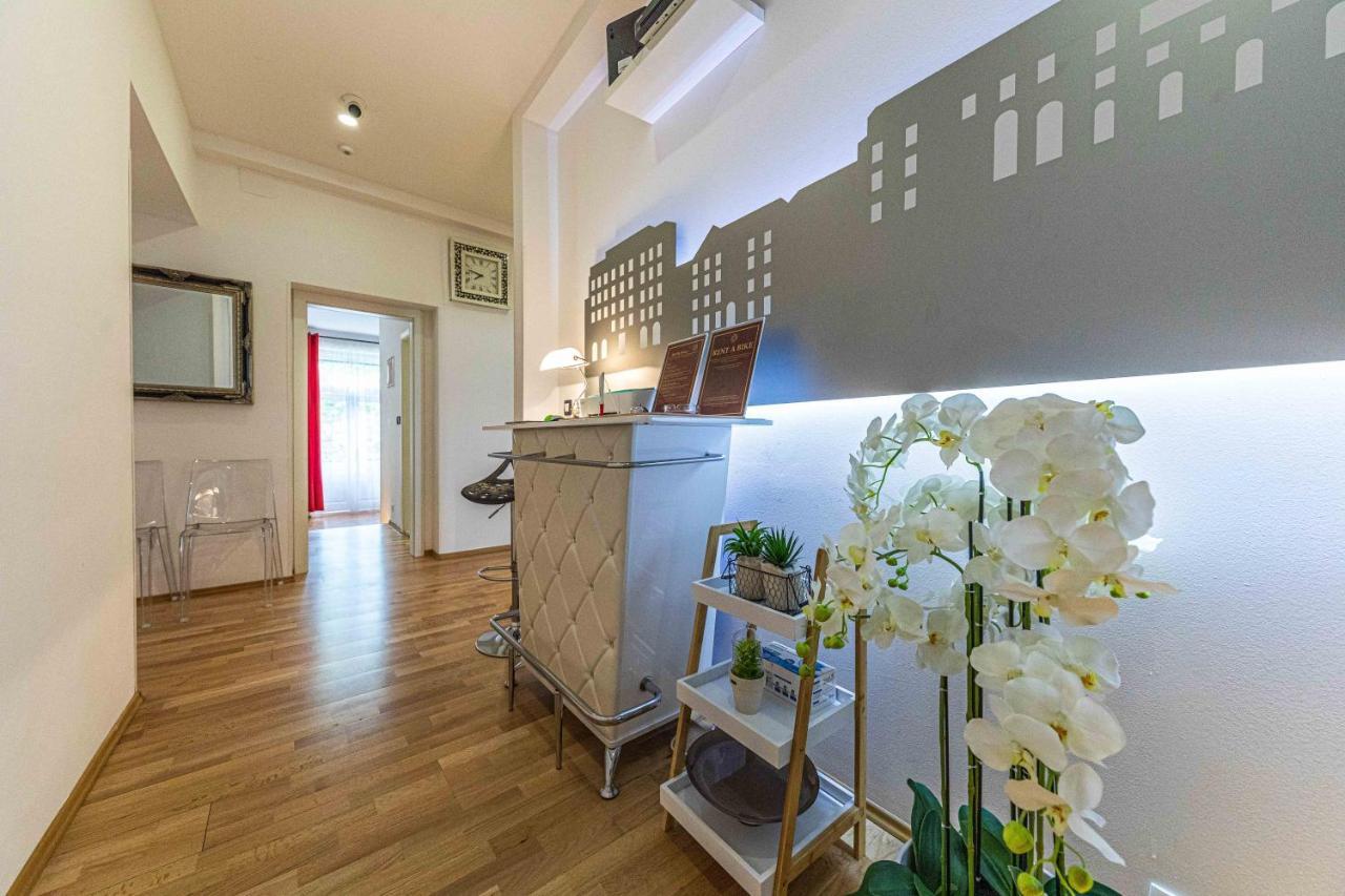 Cankareva City Rooms Split Exterior photo
